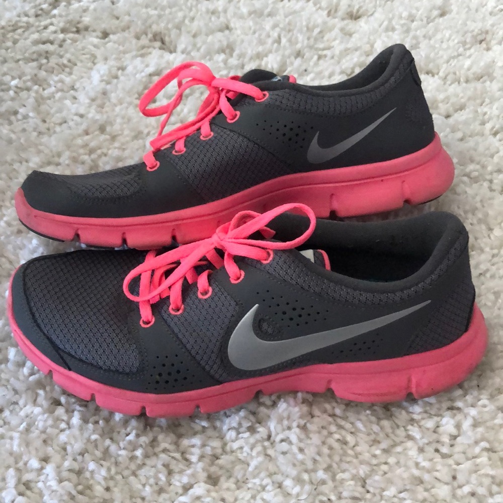 Gray & Neon Pink Nike Flex Experience RN